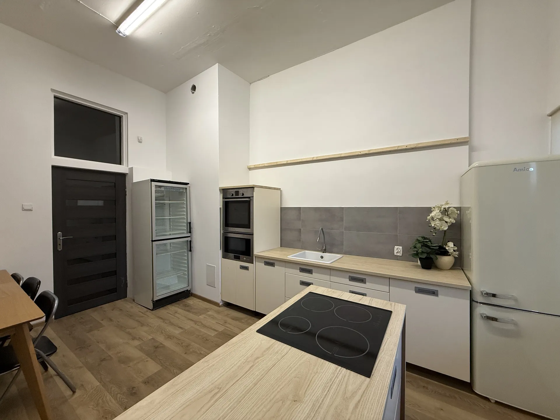 Dekoracje i oświetlenie sali imprezowej Studio 5